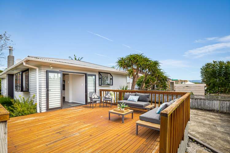 43 Vodanovich Road Te Atatu South_17