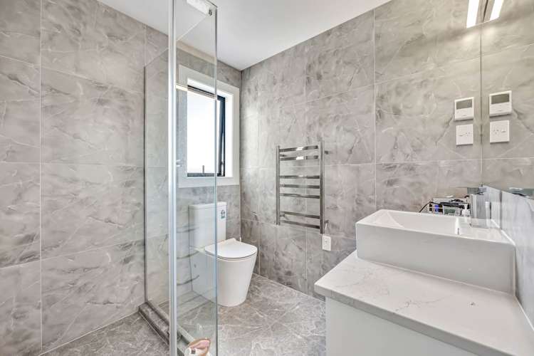 46 Donegal Park Drive Flat Bush_23