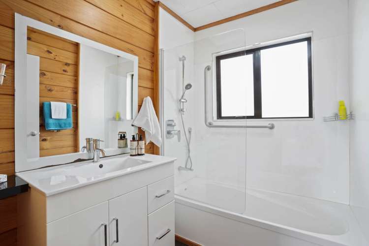 2/610 Beach Road Browns Bay_10