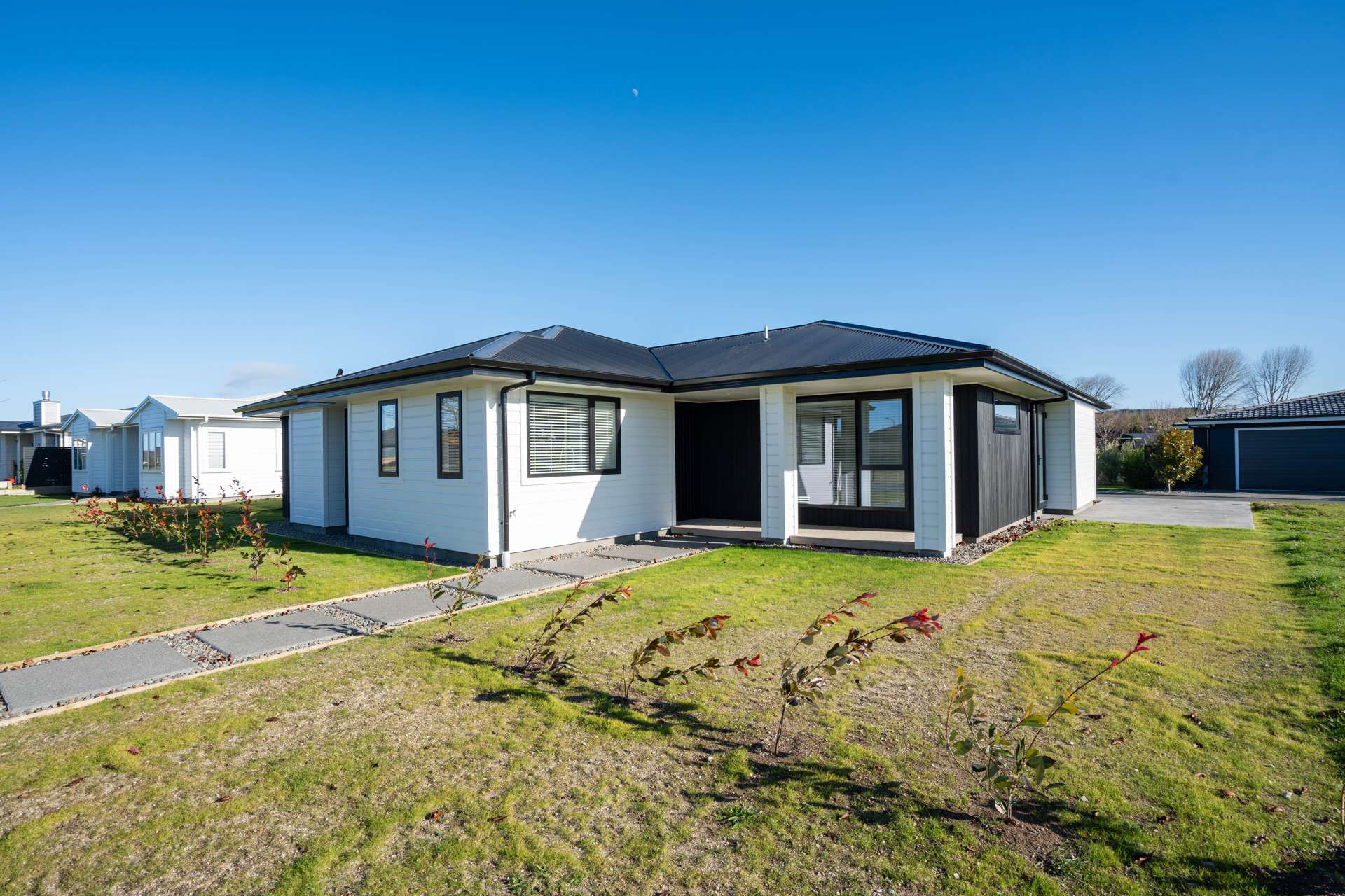 16 Maison Way Rangatira Park_0