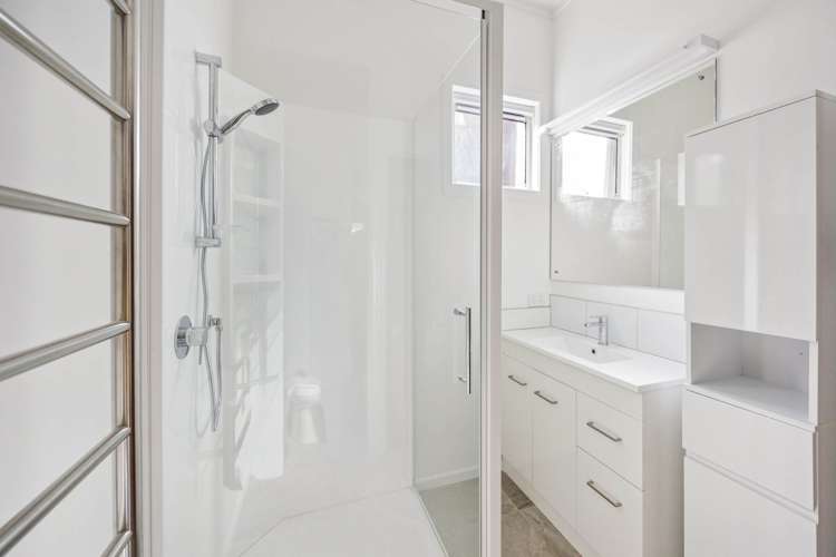 128 The Drive Epsom_13