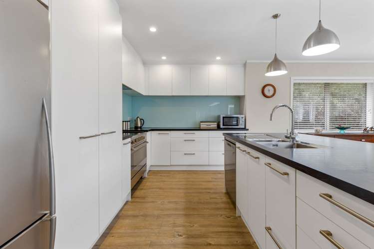 53 Arkles Strand Arkles Bay_8