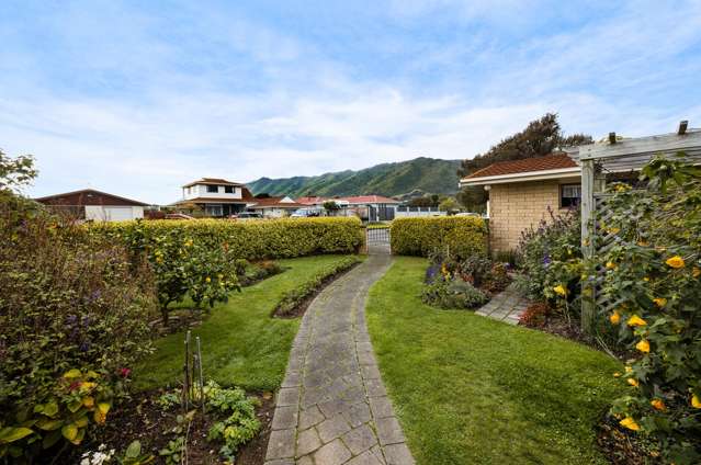6 Rewarewa Crescent Waikanae_1