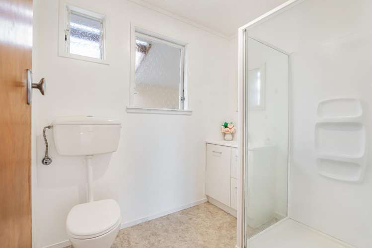 1/137 Centreway Road Orewa_15