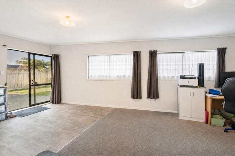 2/15 Dobell Road Stanmore Bay_19