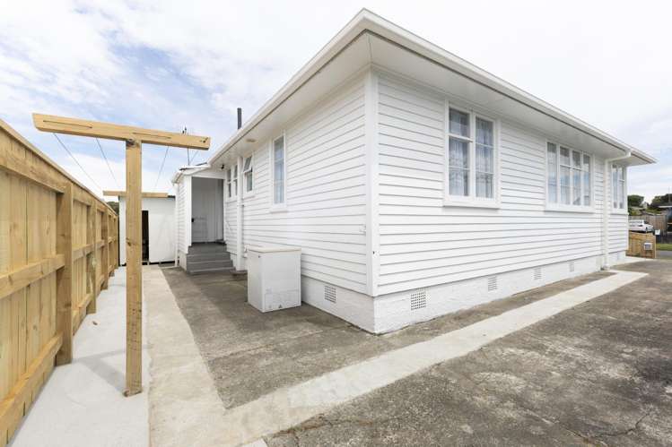 24 Clyde Crescent Roslyn_24