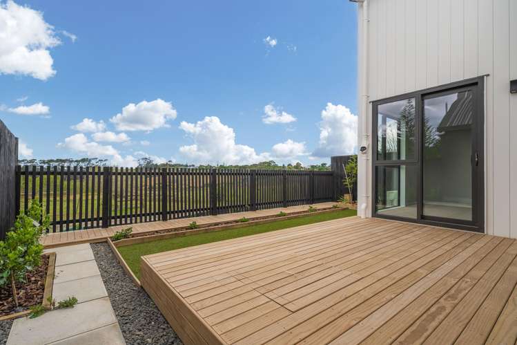 22 Paretao Street Massey_13