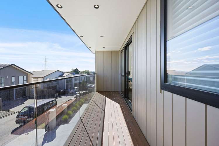 17 Ballyalton Crescent Flat Bush_52