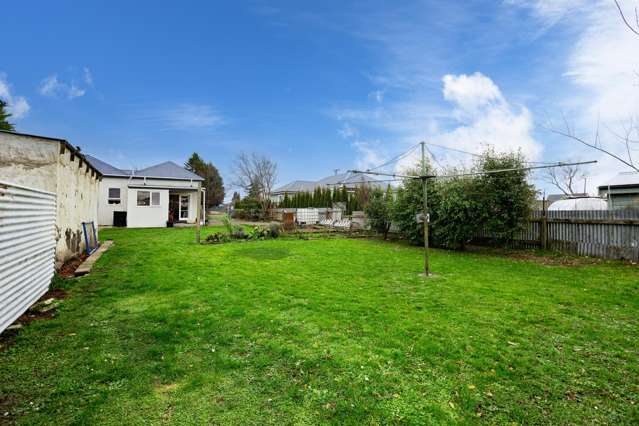 35 High Street East Nightcaps_4