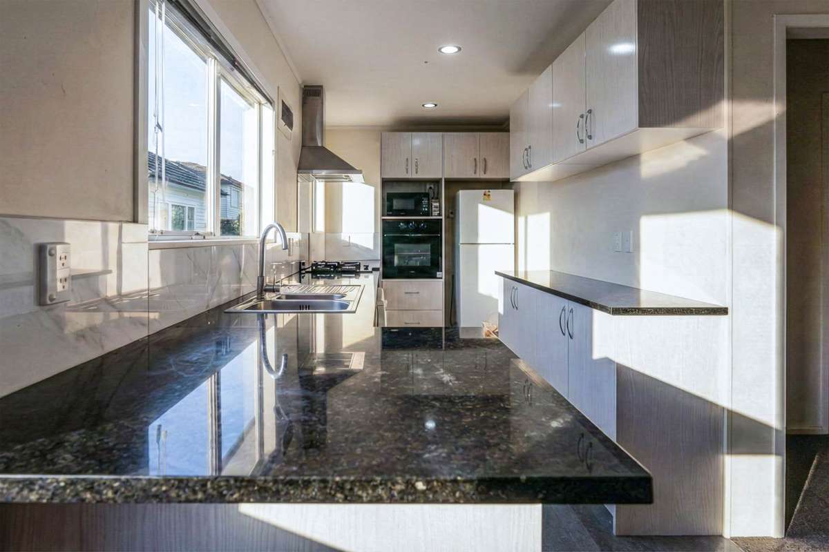 2/9A Cambourne Road_3