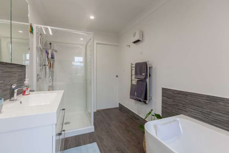 23 Howard Road Taradale_18