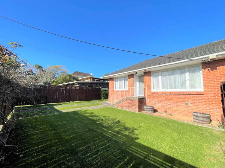 1/4a Corrella Road Belmont_16