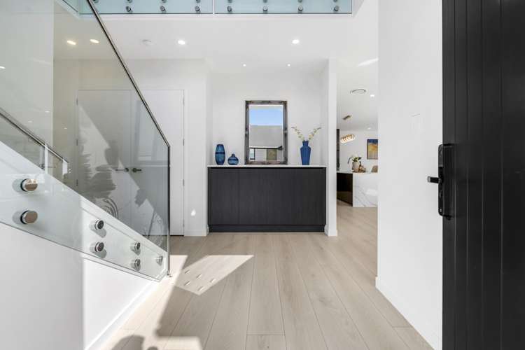 8 Hing Street Flat Bush_2