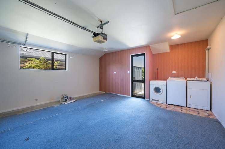 3 Mary Ann Muller Crescent Stoke_11