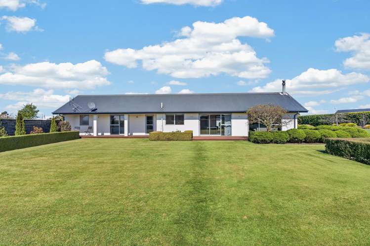 16 Landsborough Drive Darfield_11