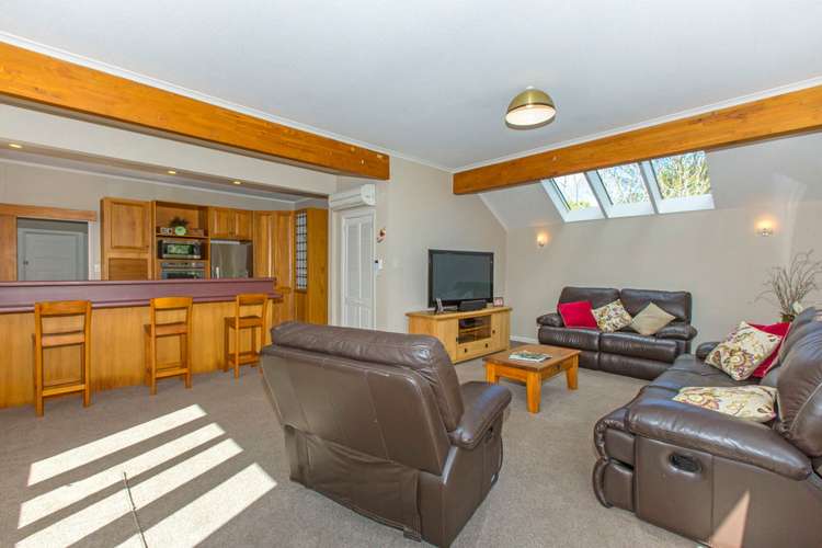 311 Riverside Drive Waterloo_6