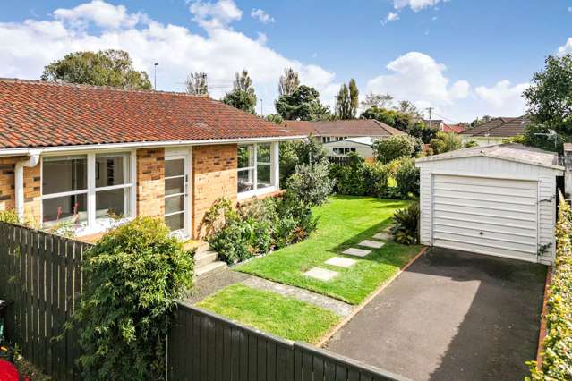 Sunny Private Oasis - Mt Albert's Best!