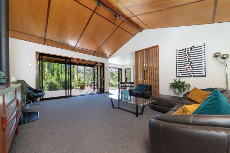 8 Landing Road Titirangi_12
