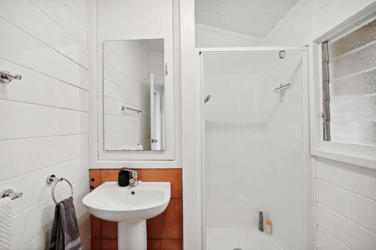 42 Queens Road Waikanae Beach_18