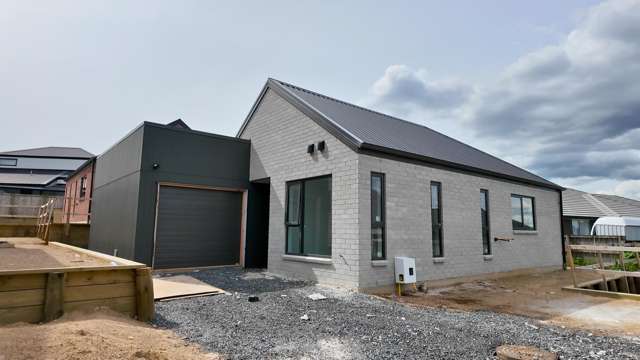 Modern Lifestyle on a Spacious Section