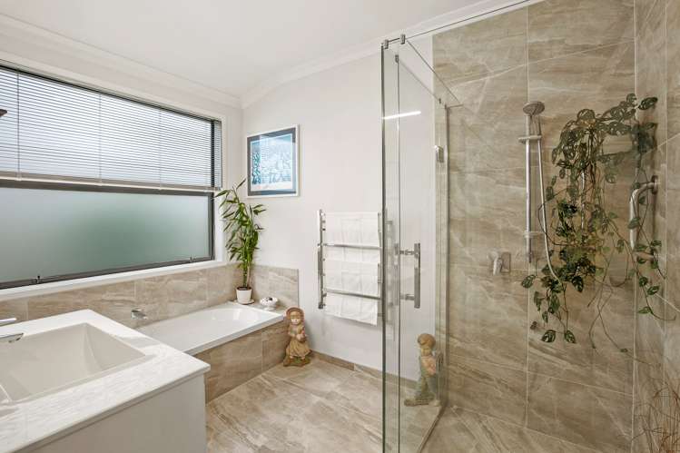 10 Francis Douglas Drive Westown_13