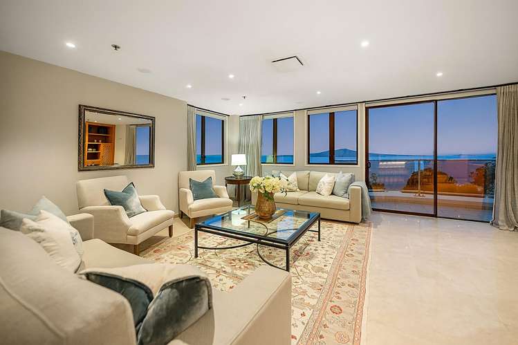 6b/173 Hurstmere Road Takapuna_5