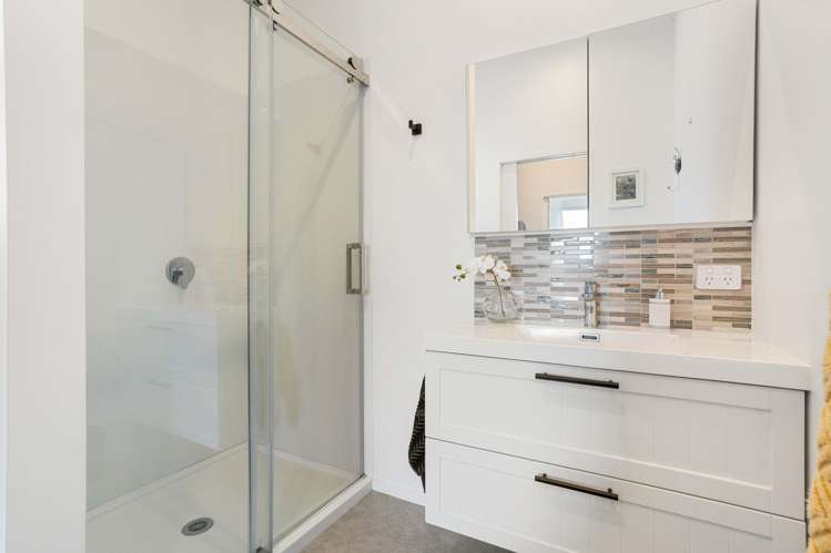 9 Sanctuary Cove Pauanui_17