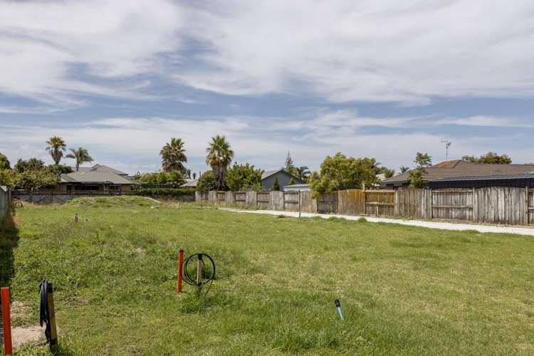 5 & 7 Katerini Grove Papamoa Beach_4