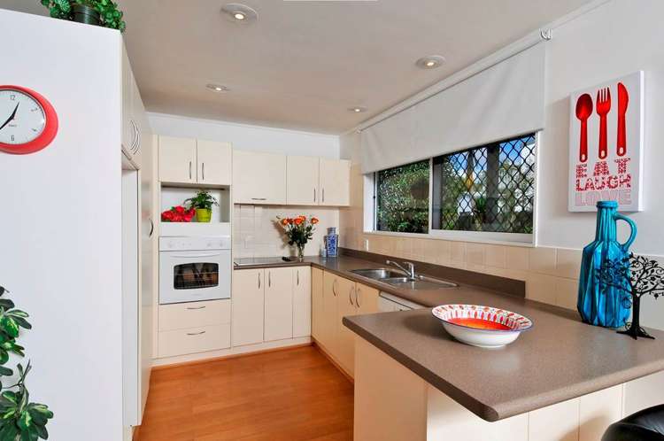 253 Royal Road Massey_8