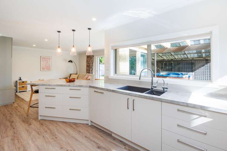 12 Truscott Grove Awapuni_3