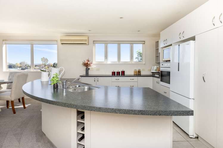 627 Marine Parade Napier South_3