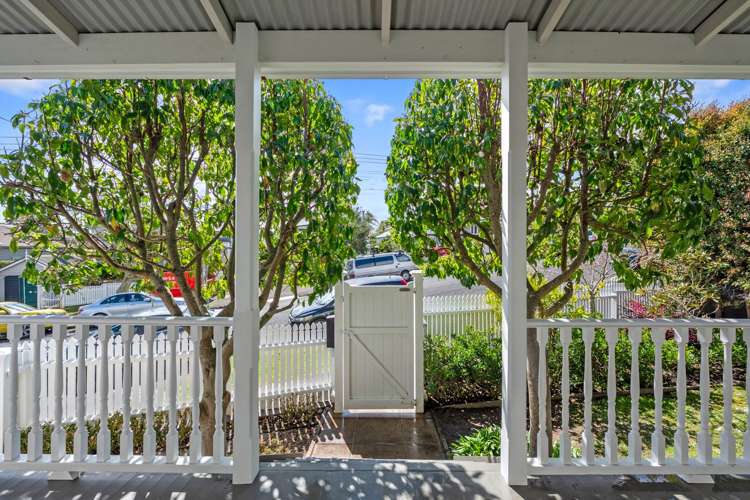 25 Patuone Avenue Devonport_32