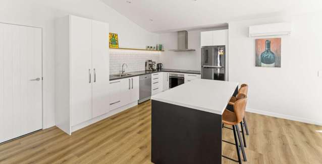 10E Village Lane Stoke_2