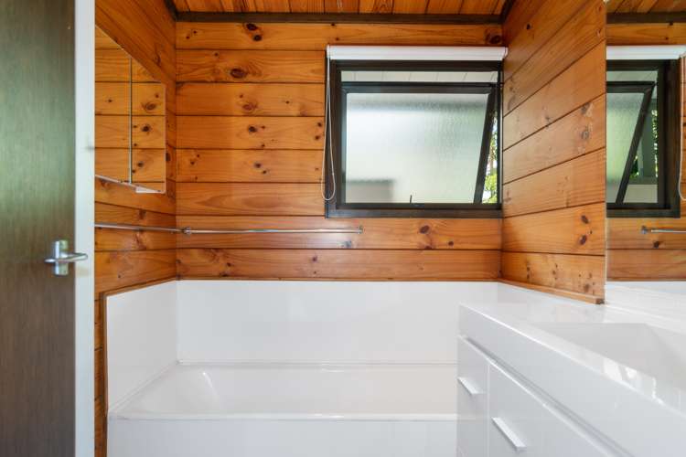 24 Dunton Drive Welcome Bay_11