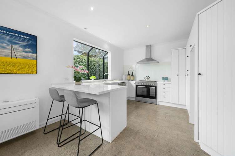 16b Seccombes Road Epsom_7