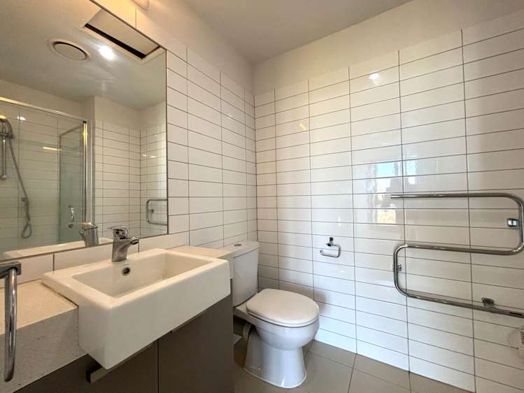 4a/84 Gunner Drive Te Atatu Peninsula_4