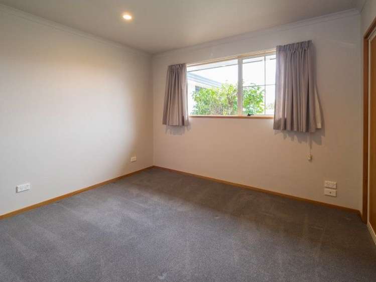 90 Pages Road Allenton_11