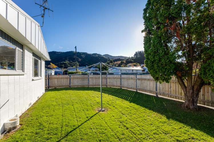 1/2 Matthews Road Wainuiomata_22