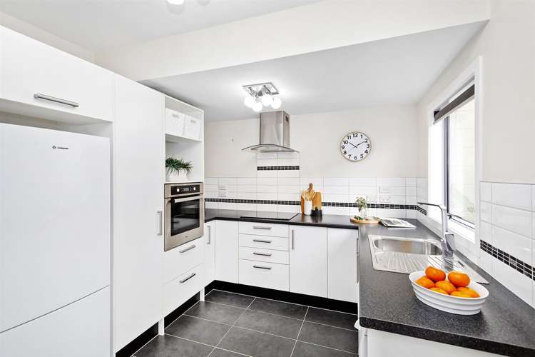 16b Lincoln Avenue Tawa_5