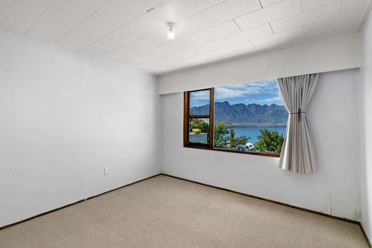 27 Avalon Crescent Fernhill/Sunshine Bay_16