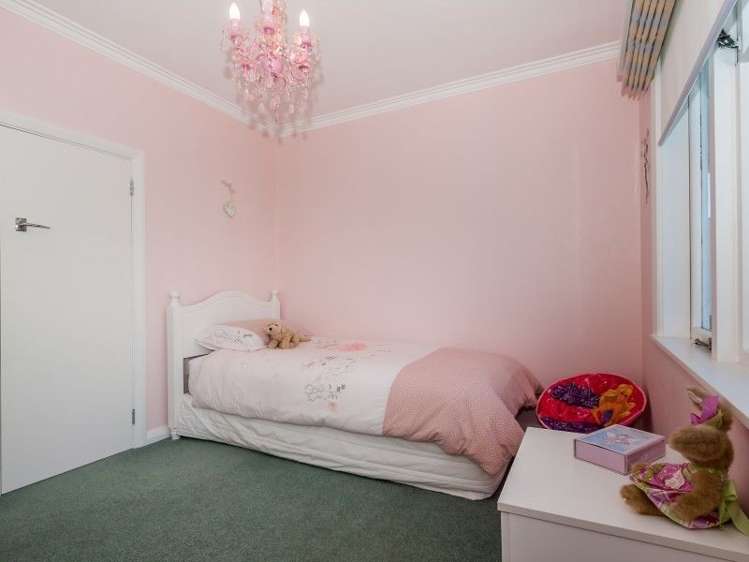 9 Belvedere Crescent Takaro_15