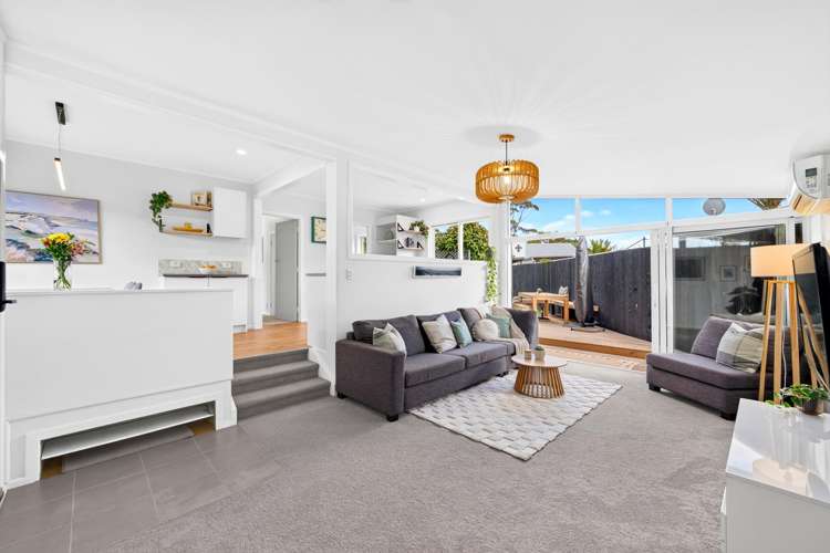 77 Vodanovich Road Te Atatu South_2