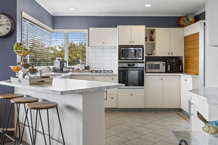 10 Astelia Way Waipahihi_13