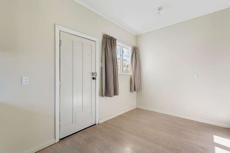 27 Old Lake Road Narrow Neck_6