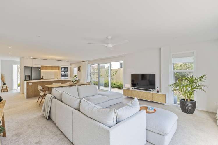 199A Gill Street Strandon_10