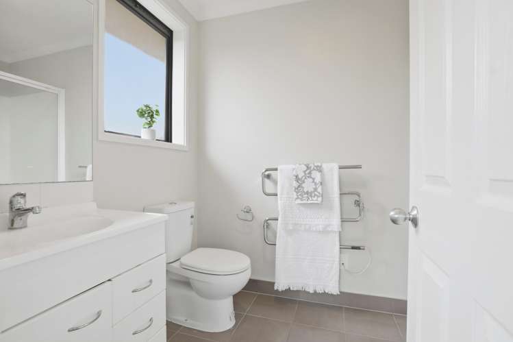 8 Blossom Grove Papamoa_11