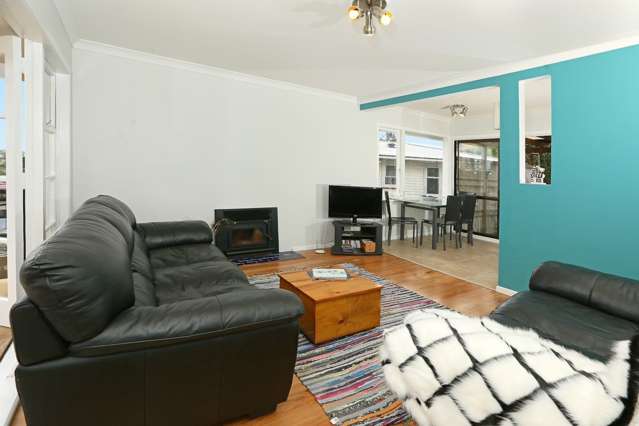 8 Castaing Crescent Te Atatu South_3