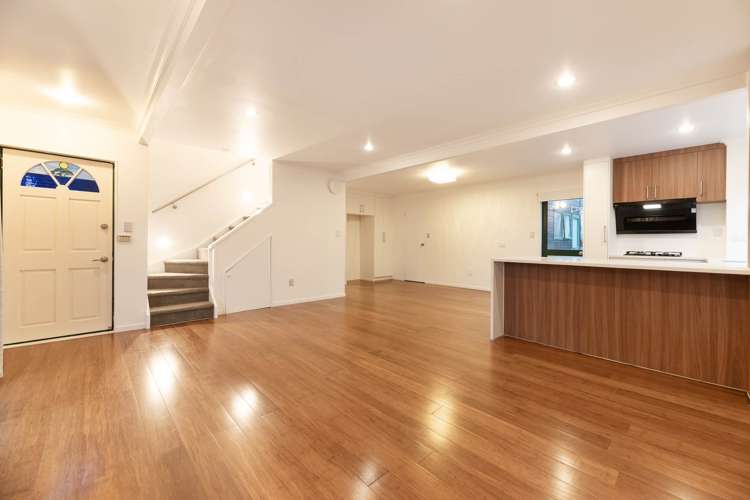 8 Marshall Laing Avenue_3