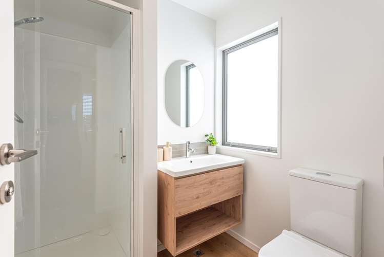 4/6 Strauss Place Somerfield_13