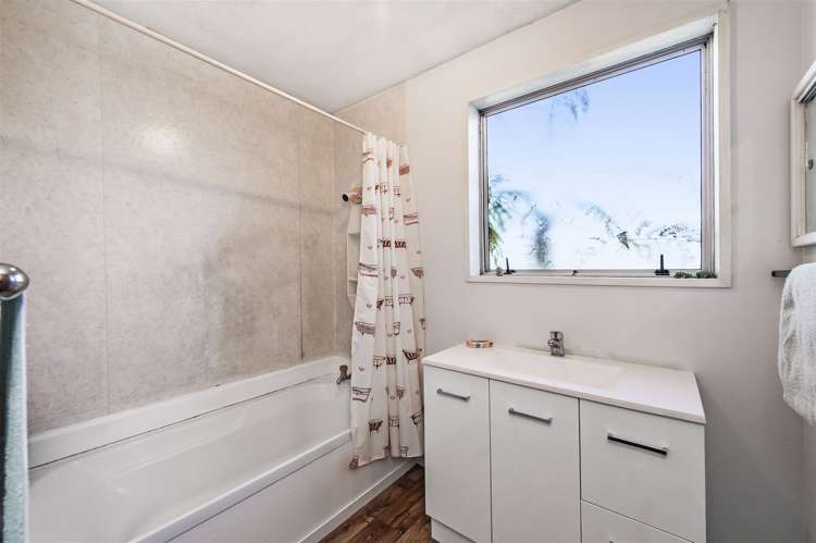 13 Meon Street Aranui_9